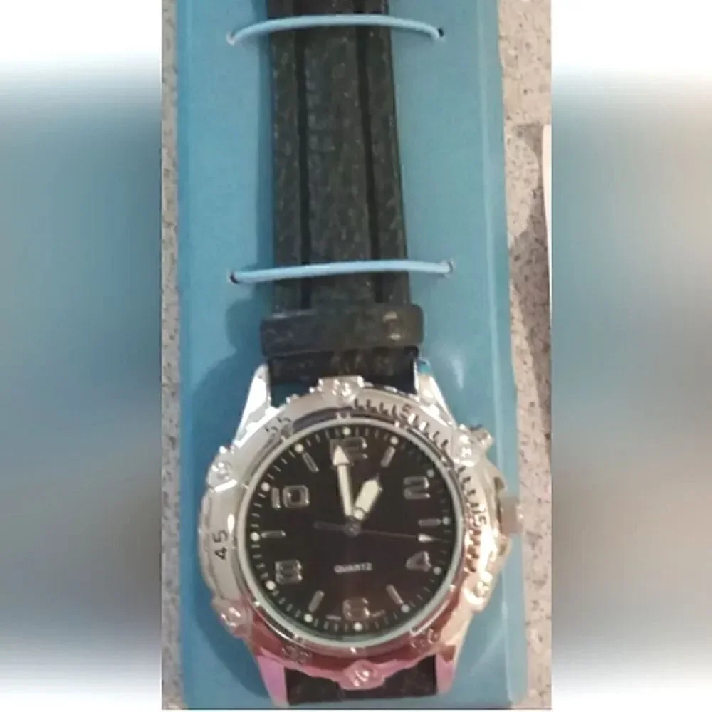 Avon Men's Casual Quartz Watch W/LED LIGHT Vintage